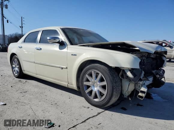 2009 Chrysler 300 C Hemi with VIN 2C3KA63T99H622995, listed as a Copart auction lot 45274995 with 223,907 mi miles and Clean title. Bid and sale history available at DreamBid. Image 4.