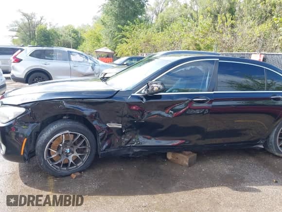 2012 BMW 7 Series 750Li xDrive с VIN WBAKC8C5XCC437820, выставлен на аукционе IAAI как лот 43296047 с пробегом 162 533 миль миль и . История ставок и продаж доступна на DreamBid. Изображение 6.