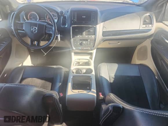 2019 Dodge Grand Caravan SXT with VIN 2C4RDGCGXKR505162, listed as a Copart auction lot 86595895 with 123,677 mi miles and Salvage title. Bid and sale history available at DreamBid. Image 8.