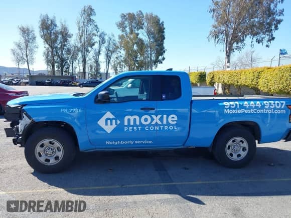 2024 Nissan Frontier S z VIN 1N6ED1CL3RN633594, wystawiony jako IAAI lot #41743400 z przebiegiem 23 166 mil mil oraz . Historia ofert i sprzedaży dostępna na DreamBid. Obrazek 15.