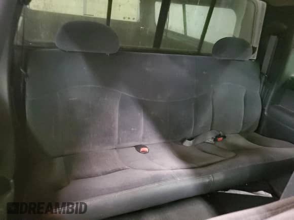 2000 Chevrolet Silverado 2500 LS с VIN 1GCGK29U6YE258371, выставлен на аукционе Copart как лот 76376694 с пробегом Не указан миль и На запчасти • Non repairable. История ставок и продаж доступна на DreamBid. Изображение 10.