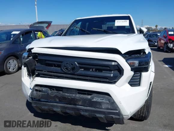 2024 Toyota Tacoma TRD Off Road с VIN 3TMLB5JN5RM057125, выставлен на аукционе IAAI как лот 43274488 с пробегом 22 542 миль миль и . История ставок и продаж доступна на DreamBid. Изображение 12.