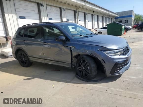 2022 Volkswagen Tiguan SE R-Line Black с VIN 3VV8B7AX0NM019445, выставлен на аукционе Copart как лот 68463025 с пробегом 51 223 миль миль и Списание • Salvage title. История ставок и продаж доступна на DreamBid. Изображение 4.