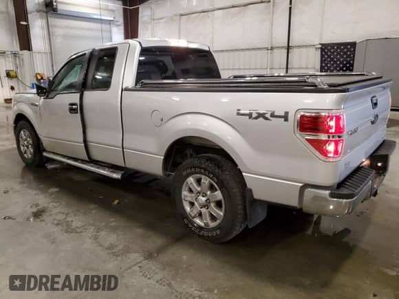 2013 Ford F-150 STX с VIN 1FTFX1EF9DFA46955, выставлен на аукционе Copart как лот 62272785 с пробегом 127 998 миль миль и Списание • Salvage title. История ставок и продаж доступна на DreamBid. Изображение 2.