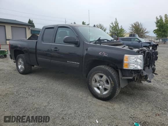 2011 Chevrolet Silverado 1500 LTZ z VIN 1GCRKTE3XBZ140383, wystawiony jako Copart lot #71866855 z przebiegiem 114 092 mil mil oraz Szkoda całkowita • Salvage title. Historia ofert i sprzedaży dostępna na DreamBid. Obrazek 4.