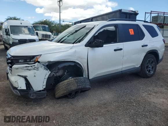 2024 Honda Pilot TrailSport с VIN 5FNYG1H60RB005128, выставлен на аукционе Copart как лот 54225525 с пробегом 16 305 миль миль и Списание • Salvage title. История ставок и продаж доступна на DreamBid. Изображение 1.