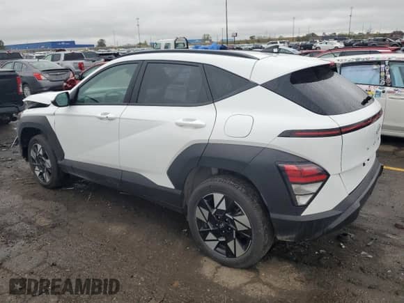 2025 Hyundai Kona SEL с VIN KM8HBCAB7SU227059, выставлен на аукционе Copart как лот 85761275 с пробегом 21 315 миль миль и Чистый • Clean title. История ставок и продаж доступна на DreamBid. Изображение 2.