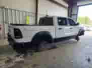 2020 Ram 1500 Rebel z VIN 1C6SRFLT4LN314434, wystawiony jako Copart lot #71672725 z przebiegiem 74 848 mil mil oraz Czysty tytuł • Clean title. Historia ofert i sprzedaży dostępna na DreamBid. Obrazek 3.