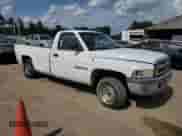 2001 Dodge 1500 Work Special z VIN 1B7HC16X01S234553, wystawiony jako Copart lot #61463945 z przebiegiem 290 738 mil mil oraz Szkoda całkowita • Salvage title. Historia ofert i sprzedaży dostępna na DreamBid. Obrazek 4.