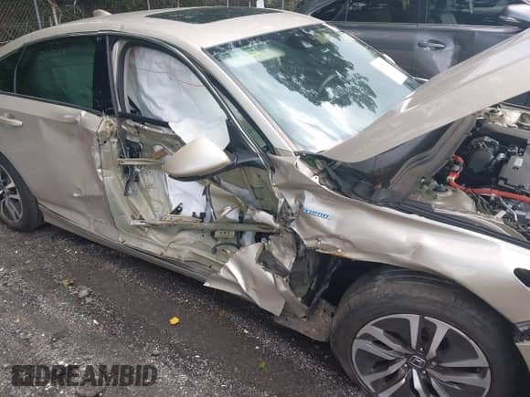 2018 Honda Accord EX-L with VIN 1HGCV3F53JA000932, listed as a IAAI auction lot 43031210 with 117,926 mi miles and . Bid and sale history available at DreamBid. Image 6.