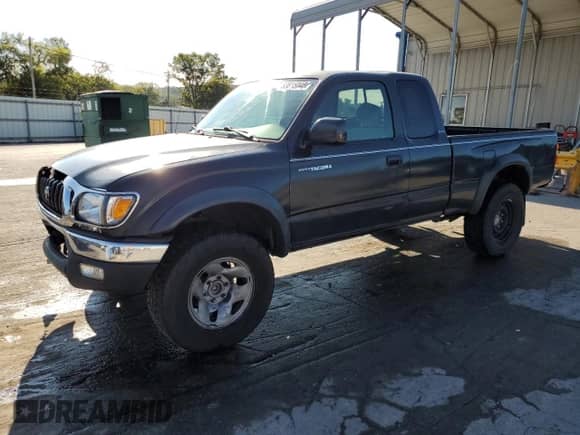 2004 Toyota Tacoma PreRunner with VIN 5TESN92N04Z379711, listed as a Copart auction lot 83815045 with 260,921 mi miles and Salvage title. Bid and sale history available at DreamBid. Image 1.