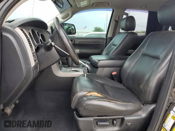 2013 Toyota Tundra z VIN 5TFUM5F1XDX046077, wystawiony jako Copart lot #65893365 z przebiegiem 240 153 mil mil oraz Szkoda całkowita • Salvage title. Historia ofert i sprzedaży dostępna na DreamBid. Obrazek 7.
