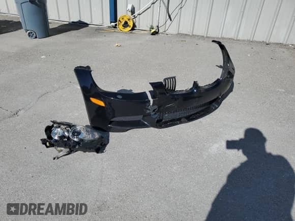 2013 BMW M3 с VIN WBSDX9C5XDE785783, выставлен на аукционе Copart как лот 41793255 с пробегом 74 323 миль миль и Списание • Salvage title. История ставок и продаж доступна на DreamBid. Изображение 14.