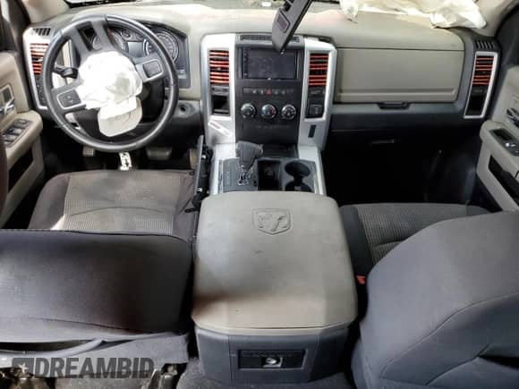 2010 Dodge 1500 SLT z VIN 1D7RB1GT9AS205979, wystawiony jako Copart lot #60086325 z przebiegiem 230 597 mil mil oraz Szkoda całkowita • Salvage title. Historia ofert i sprzedaży dostępna na DreamBid. Obrazek 8.