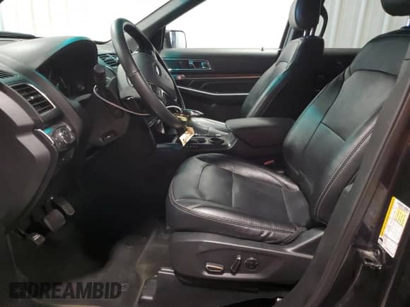 2017 Ford Explorer Limited z VIN 1FM5K7F85HGA01438, wystawiony jako Copart lot #86427275 z przebiegiem 82 325 mil mil oraz Czysty tytuł • Clean title. Historia ofert i sprzedaży dostępna na DreamBid. Obrazek 7.