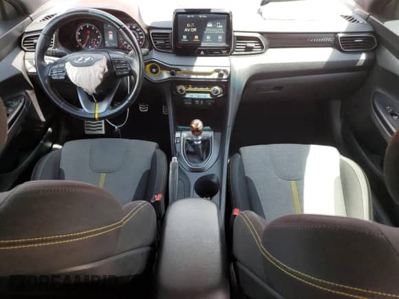 2019 Hyundai Veloster Turbo R-Spec z VIN KMHTH6AB9KU005682, wystawiony jako Copart lot #59698485 z przebiegiem 77 171 mil mil oraz Szkoda całkowita • Salvage title. Historia ofert i sprzedaży dostępna na DreamBid. Obrazek 8.