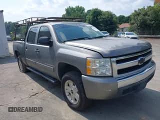 2008 Chevrolet Silverado 1500 LS z VIN 2GCEC13C981103636, wystawiony jako IAAI lot #42617530 z przebiegiem 231 197 mil mil oraz . Historia ofert i sprzedaży dostępna na DreamBid. Obrazek 1.