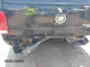 2003 Cadillac Escalade z VIN 1GYEK63N83R153147, wystawiony jako IAAI lot #42577699 z przebiegiem 291 736 mil mil oraz . Historia ofert i sprzedaży dostępna na DreamBid. Obrazek 6.