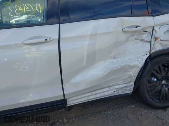 2021 Honda Pilot Black Edition z VIN 5FNYF6H74MB061770, wystawiony jako IAAI lot #42731283 z przebiegiem 61 281 mil mil oraz . Historia ofert i sprzedaży dostępna na DreamBid. Obrazek 17.