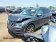 2019 Volkswagen Tiguan S z VIN 3VV1B7AX9KM145963, wystawiony jako IAAI lot #42473176 z przebiegiem 63 141 mil mil oraz . Historia ofert i sprzedaży dostępna na DreamBid. Obrazek 17.