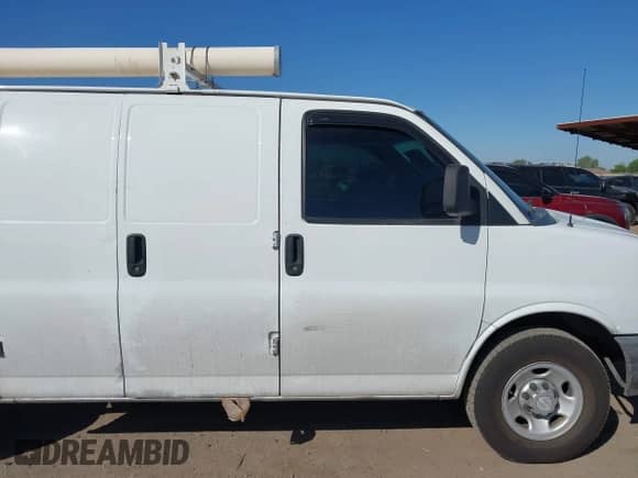 2015 Chevrolet Express Cargo with VIN 1GCWGFCF7F1282570, listed as a IAAI auction lot 42820600 with 145,782 mi miles and . Bid and sale history available at DreamBid. Image 14.