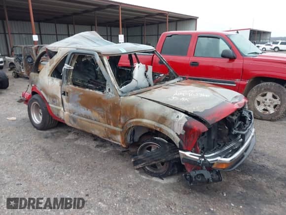 2001 Chevrolet Blazer LS with VIN 1GNCS18W91K256978, listed as a IAAI auction lot 41532812 with Not provided miles and . Bid and sale history available at DreamBid. Image 1.