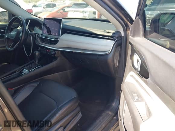 2022 Jeep Compass Limited with VIN 3C4NJDCB6NT100587, listed as a IAAI auction lot 43356409 with 34,839 mi miles and . Bid and sale history available at DreamBid. Image 5.