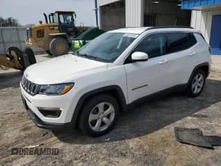 2019 Jeep Compass Latitude z VIN 3C4NJCBB6KT715423, wystawiony jako Copart lot #55070705 z przebiegiem 74 576 mil mil oraz Szkoda całkowita • Salvage title. Historia ofert i sprzedaży dostępna na DreamBid. Obrazek 1.