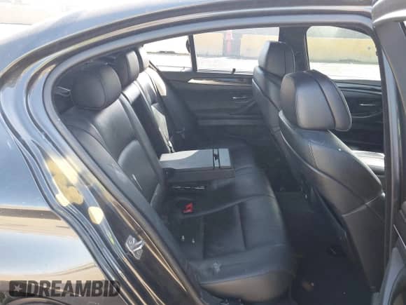 2013 BMW 5 Series 550i z VIN WBAFR9C59DDX79633, wystawiony jako IAAI lot #43262524 z przebiegiem 101 020 mil mil oraz . Historia ofert i sprzedaży dostępna na DreamBid. Obrazek 8.