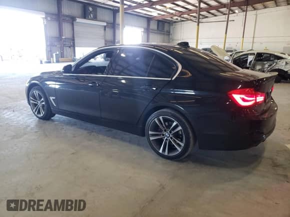 2018 BMW 3 Series 330i z VIN WBA8B9C50JEE81011, wystawiony jako Copart lot #66546415 z przebiegiem 93 821 mil mil oraz Szkoda całkowita • Salvage title. Historia ofert i sprzedaży dostępna na DreamBid. Obrazek 2.