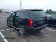 2007 Chevrolet Tahoe LT z VIN 1GNFC13027R345692, wystawiony jako IAAI lot #42195163 z przebiegiem Nie podano mil oraz . Historia ofert i sprzedaży dostępna na DreamBid. Obrazek 3.