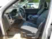 2022 Ram 1500 Tradesman z VIN 1C6RR6FG2NS153583, wystawiony jako Copart lot #67838195 z przebiegiem 77 285 mil mil oraz Czysty tytuł • Clean title. Historia ofert i sprzedaży dostępna na DreamBid. Obrazek 7.