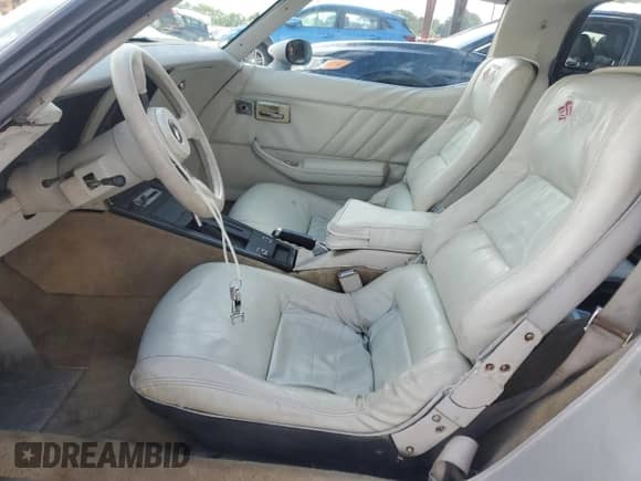 1980 Chevrolet Corvette с VIN 1Z876AS417941, выставлен на аукционе Copart как лот 43917525 с пробегом 710 миль миль и Чистый • Clean title. История ставок и продаж доступна на DreamBid. Изображение 7.