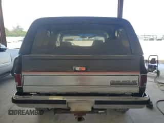 1987 Chevrolet Blazer z VIN 1GNEV18K3HF132382, wystawiony jako Copart lot #63986565 z przebiegiem 870 853 mil mil oraz Czysty tytuł • Clean title. Historia ofert i sprzedaży dostępna na DreamBid. Obrazek 6.