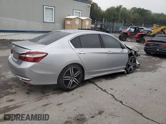 2017 Honda Accord Touring z VIN 1HGCR3F97HA021431, wystawiony jako Copart lot #81602575 z przebiegiem 126 191 mil mil oraz Szkoda całkowita • Salvage title. Historia ofert i sprzedaży dostępna na DreamBid. Obrazek 3.