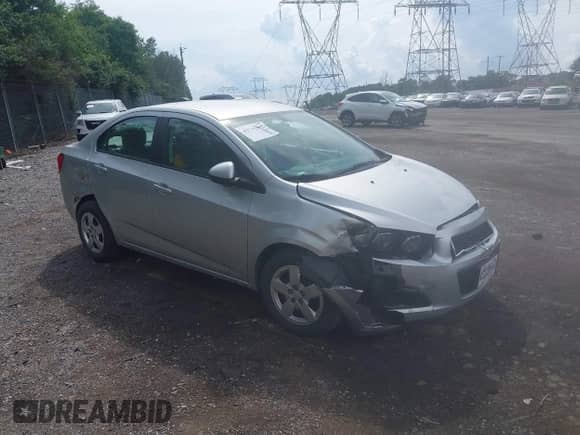2015 Chevrolet Sonic LS с VIN 1G1JA5SH1F4166541, выставлен на аукционе IAAI как лот 42741092 с пробегом 87 706 миль миль и . История ставок и продаж доступна на DreamBid. Изображение 1.
