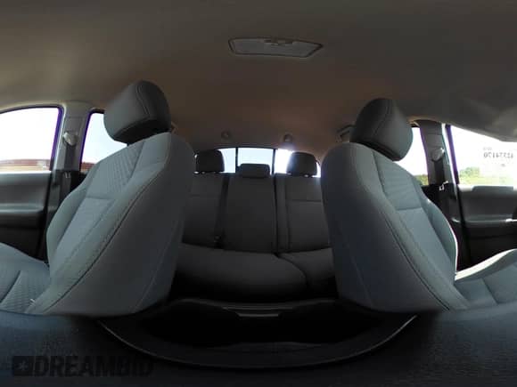 2021 Toyota Tacoma SR5 z VIN 3TYDZ5BN1MT002232, wystawiony jako IAAI lot #42374170 z przebiegiem 16 465 mil mil oraz . Historia ofert i sprzedaży dostępna na DreamBid. Obrazek 19.