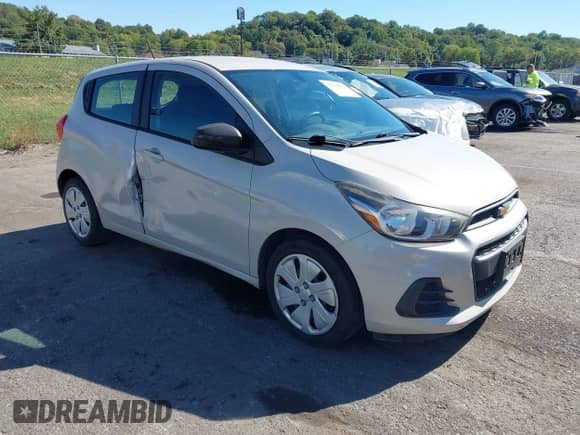 2016 Chevrolet Spark LS z VIN KL8CB6SA2GC569207, wystawiony jako IAAI lot #43328567 z przebiegiem 65 625 mil mil oraz . Historia ofert i sprzedaży dostępna na DreamBid. Obrazek 1.