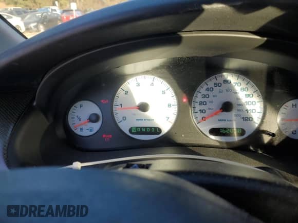 2003 Dodge Intrepid SE z VIN 2B3HD46R33H554414, wystawiony jako Copart lot #86112804 z przebiegiem 162 098 mil mil oraz Czysty tytuł • Clean title. Historia ofert i sprzedaży dostępna na DreamBid. Obrazek 9.