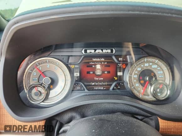 2022 Ram 1500 Longhorn z VIN 1C6SRFKT4NN186121, wystawiony jako Copart lot #71900845 z przebiegiem 101 908 mil mil oraz Czysty tytuł • Clean title. Historia ofert i sprzedaży dostępna na DreamBid. Obrazek 9.