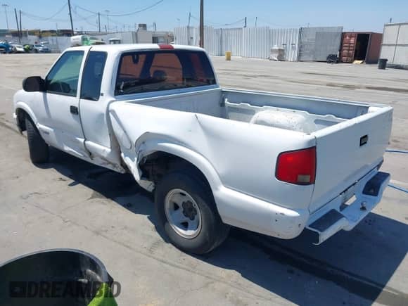 1995 Chevrolet S-10 LS с VIN 1GCCS1944S8229000, выставлен на аукционе IAAI как лот 42618889 с пробегом 204 336 миль миль и . История ставок и продаж доступна на DreamBid. Изображение 3.