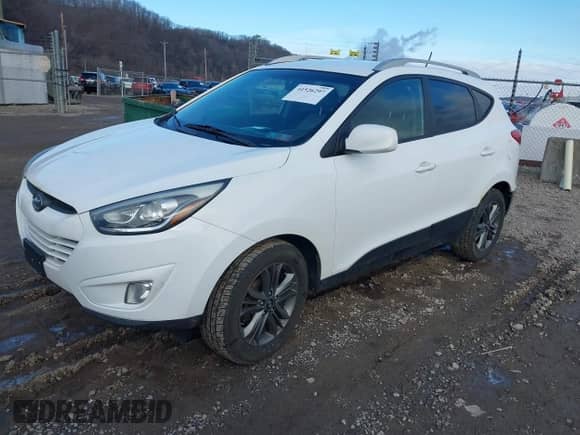 2014 Hyundai Tucson Walking Dead Edition z VIN KM8JUCAG6EU876024, wystawiony jako IAAI lot #41526297 z przebiegiem 213 196 mil mil oraz . Historia ofert i sprzedaży dostępna na DreamBid. Obrazek 17.