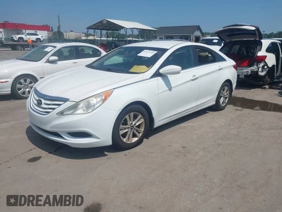2011 Hyundai Sonata GLS z VIN 5NPEB4AC4BH128344, wystawiony jako IAAI lot #42872709 z przebiegiem 132 789 mil mil oraz . Historia ofert i sprzedaży dostępna na DreamBid. Obrazek 2.