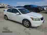 2008 Honda Accord EX-L z VIN 1HGCP26818A106756, wystawiony jako Copart lot #86095325 z przebiegiem 218 856 mil mil oraz Szkoda całkowita • Salvage title. Historia ofert i sprzedaży dostępna na DreamBid. Obrazek 4.