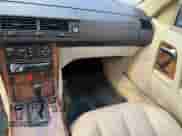 1991 Mercedes-Benz 300 z VIN WDBFA61E6MF018332, wystawiony jako Copart lot #67658375 z przebiegiem 62 020 mil mil oraz Czysty tytuł • Clean title. Historia ofert i sprzedaży dostępna na DreamBid. Obrazek 9.