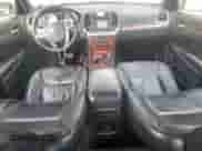 2014 Chrysler 300 z VIN 2C3CCARG6EH384559, wystawiony jako Copart lot #84008355 z przebiegiem 293 395 mil mil oraz Szkoda całkowita • Salvage title. Historia ofert i sprzedaży dostępna na DreamBid. Obrazek 8.