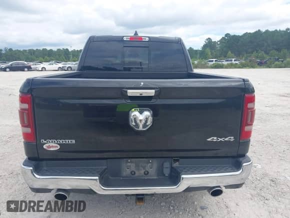 2019 Ram 1500 Laramie z VIN 1C6SRFJT9KN517692, wystawiony jako IAAI lot #43064215 z przebiegiem 134 626 mil mil oraz . Historia ofert i sprzedaży dostępna na DreamBid. Obrazek 16.