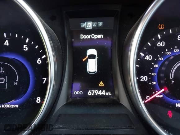 2014 Hyundai Santa Fe with VIN 5XYZU3LA4EG186807, listed as a IAAI auction lot 43393062 with 67,944 mi miles and . Bid and sale history available at DreamBid. Image 15.