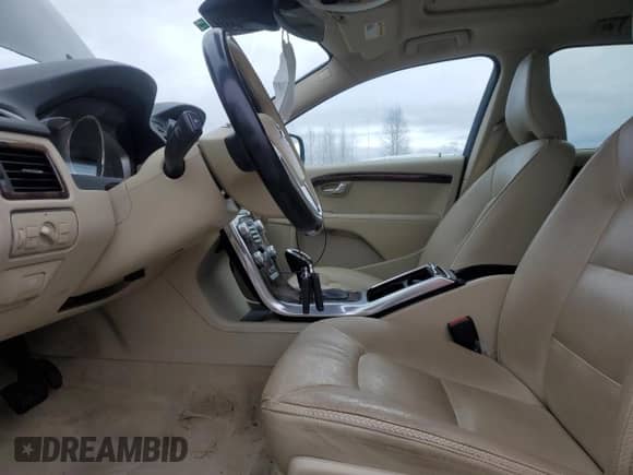 2016 Volvo XC70 z VIN YV4612NM7G1245622, wystawiony jako Copart lot #46003705 z przebiegiem 80 556 mil mil oraz Czysty tytuł • Clean title. Historia ofert i sprzedaży dostępna na DreamBid. Obrazek 7.