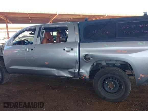 2017 Toyota Tundra Platinum с VIN 5TFAW5F17HX611632, выставлен на аукционе IAAI как лот 43464674 с пробегом 178 328 миль миль и . История ставок и продаж доступна на DreamBid. Изображение 15.
